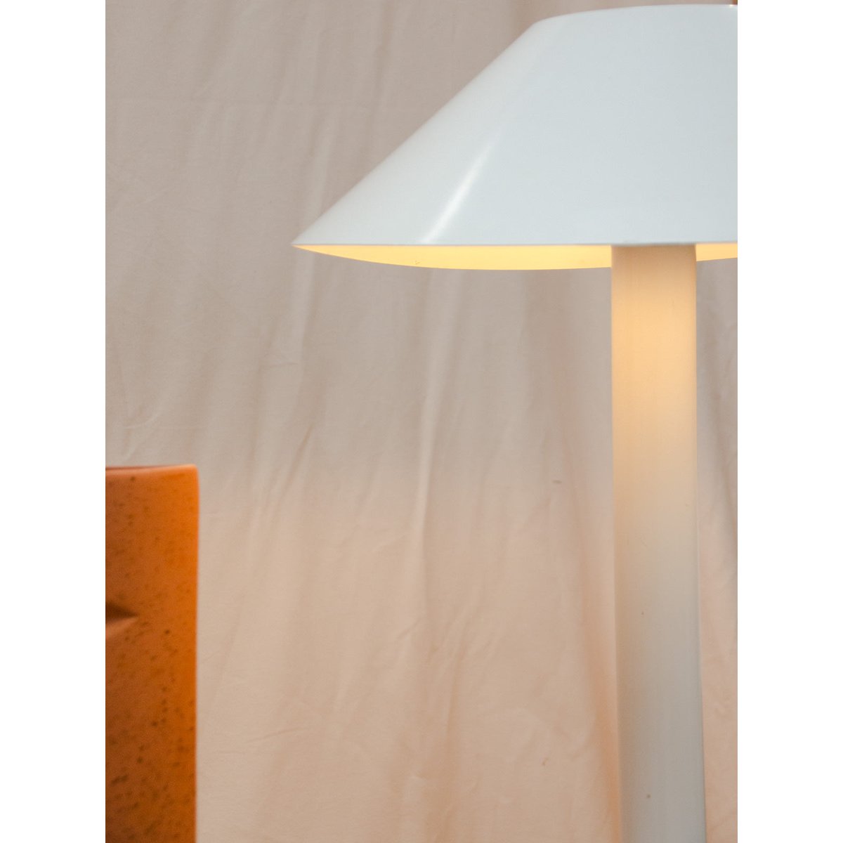 Lampadaire en métal blanc Julien N°433 - Bon état blanc, DEBONGOUT