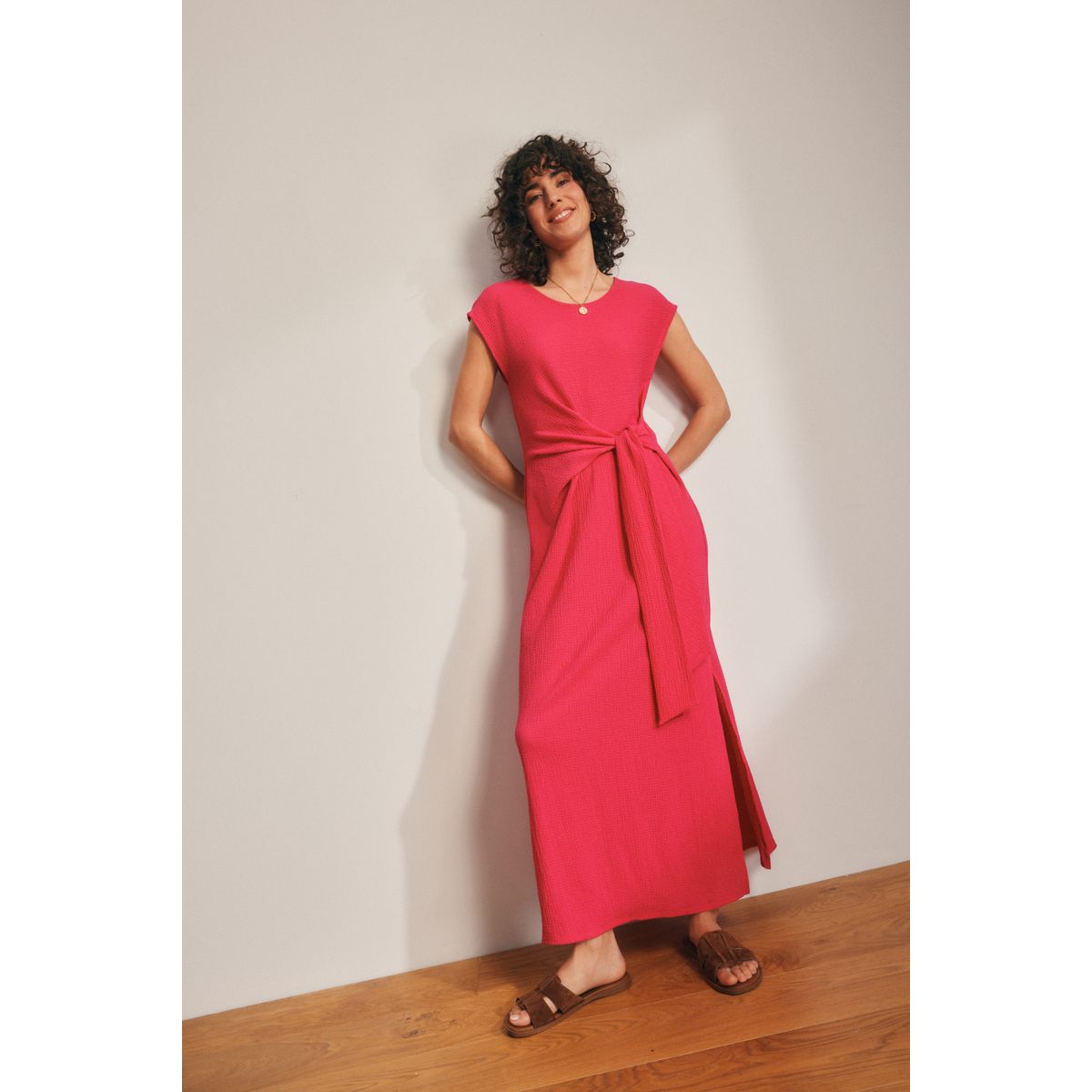 Robe t-shirt texturée nouée à la taille rose, NEXT
