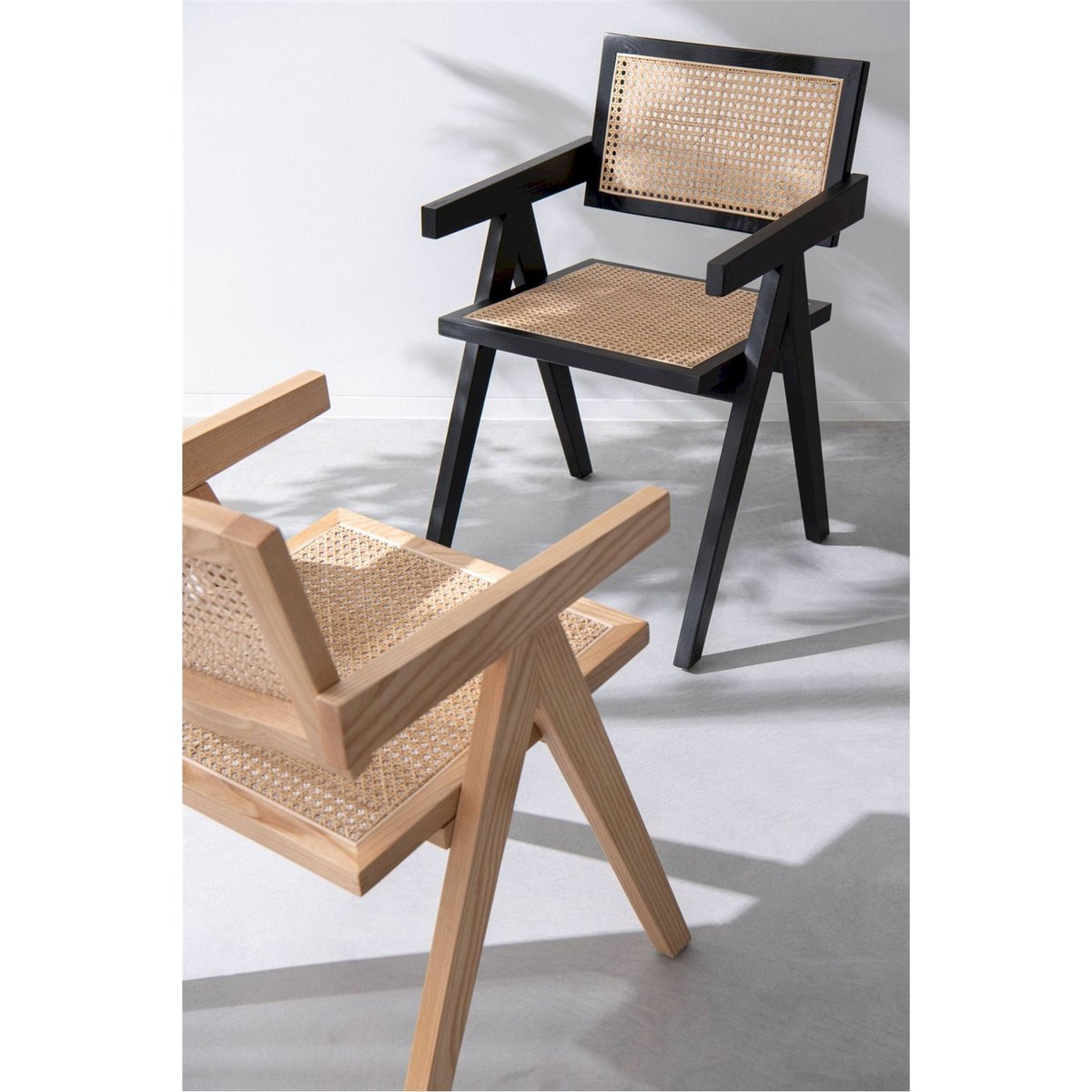 Chaise en frêne et rotin noir et rotin naturel, RECOLLECTION