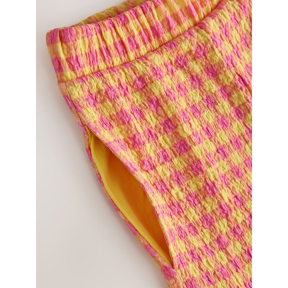 Pantalon texturé avec volants sur l’ourlet vichy rose et jaune, NEXT