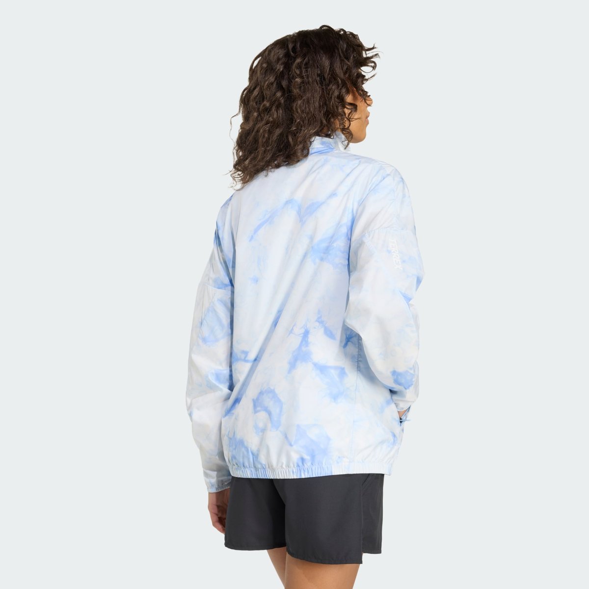 Veste Coupe-Vent Teintée Au Spray Terrex Multi Clima365 Veste Coupe-Vent Teintée Au Spray Terrex Multi Clima365 white / glow blue, adidas Performance