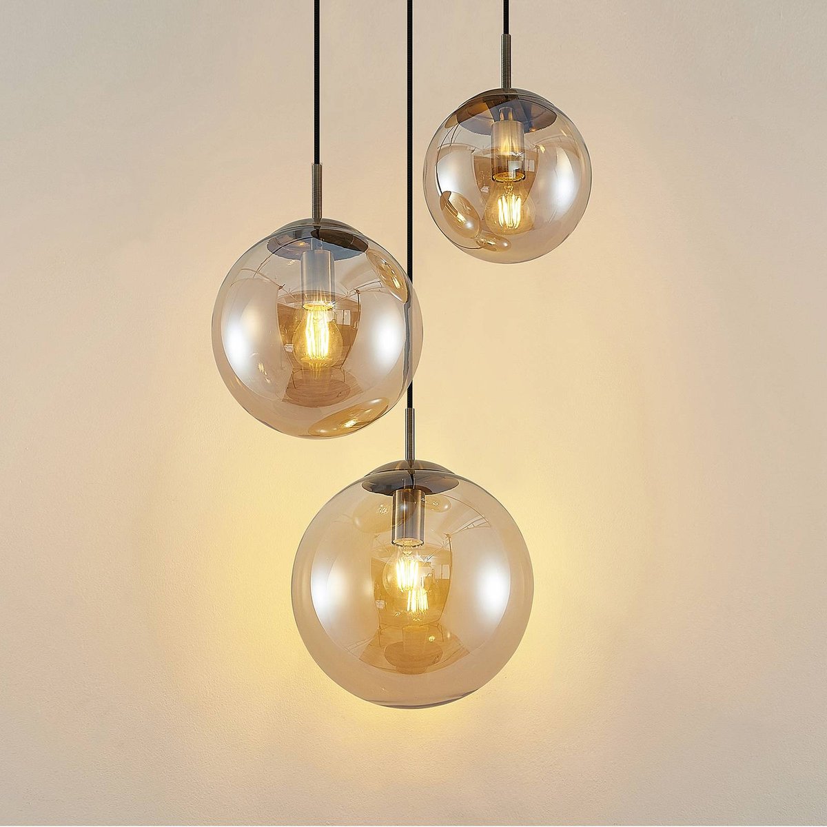 Suspension en verre moderne, Teeja ambre, laiton ancien, LINDBY