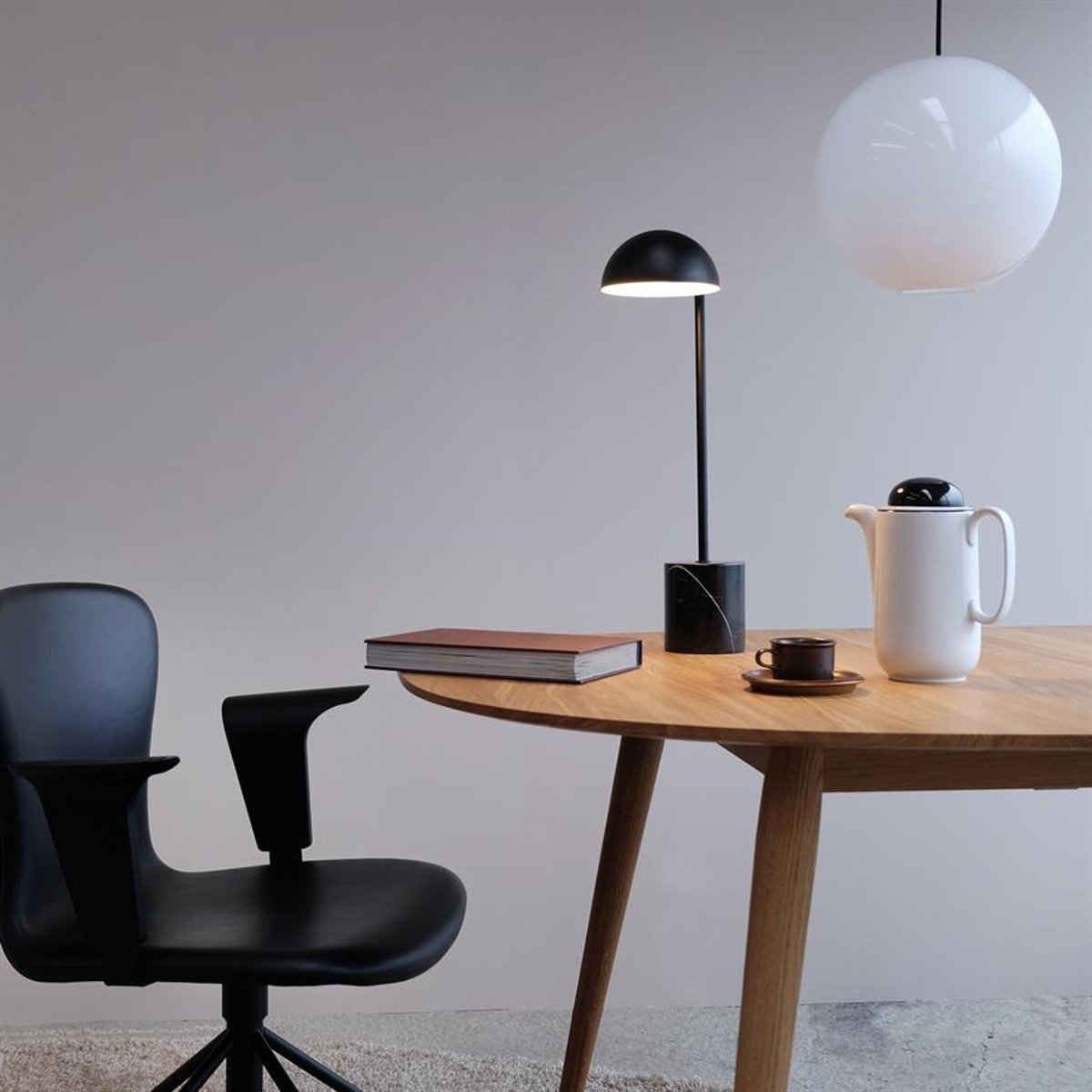 Lampe à poser en Metal et Marbre MARBLE noir mat, DYBERG LARSEN