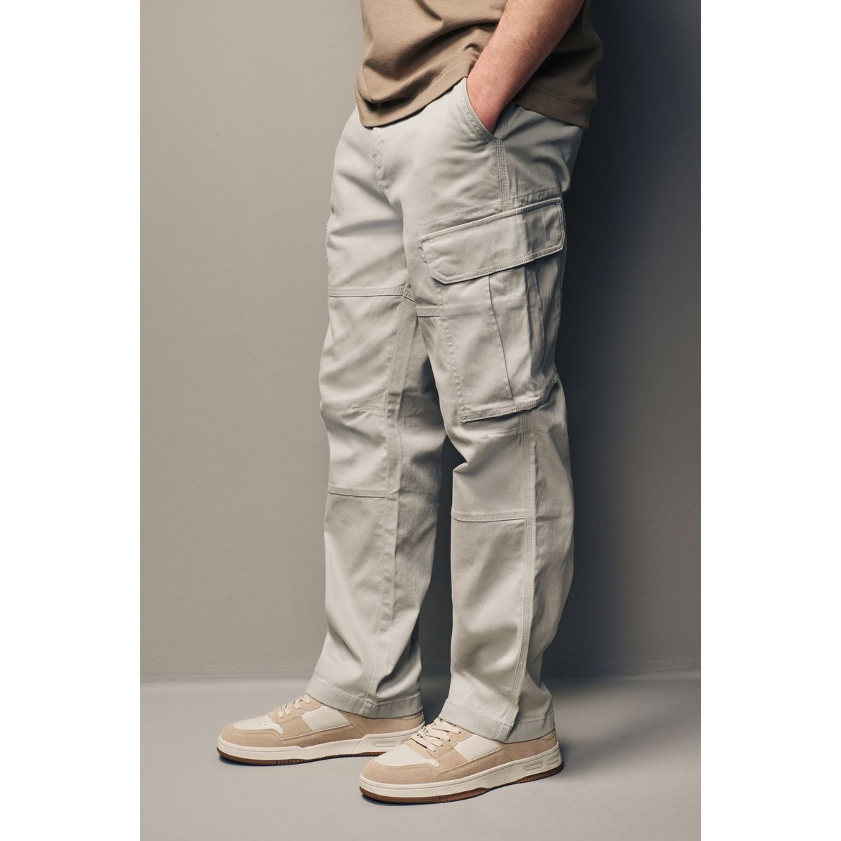 Pantalon cargo stretch en coton naturel, NEXT