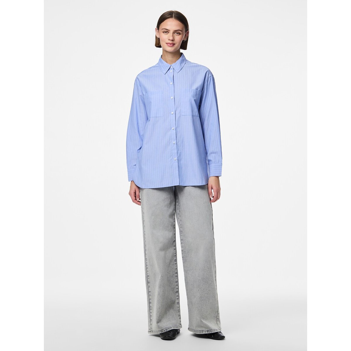 Chemise ample à fines rayures bleu ciel rayé, PIECES