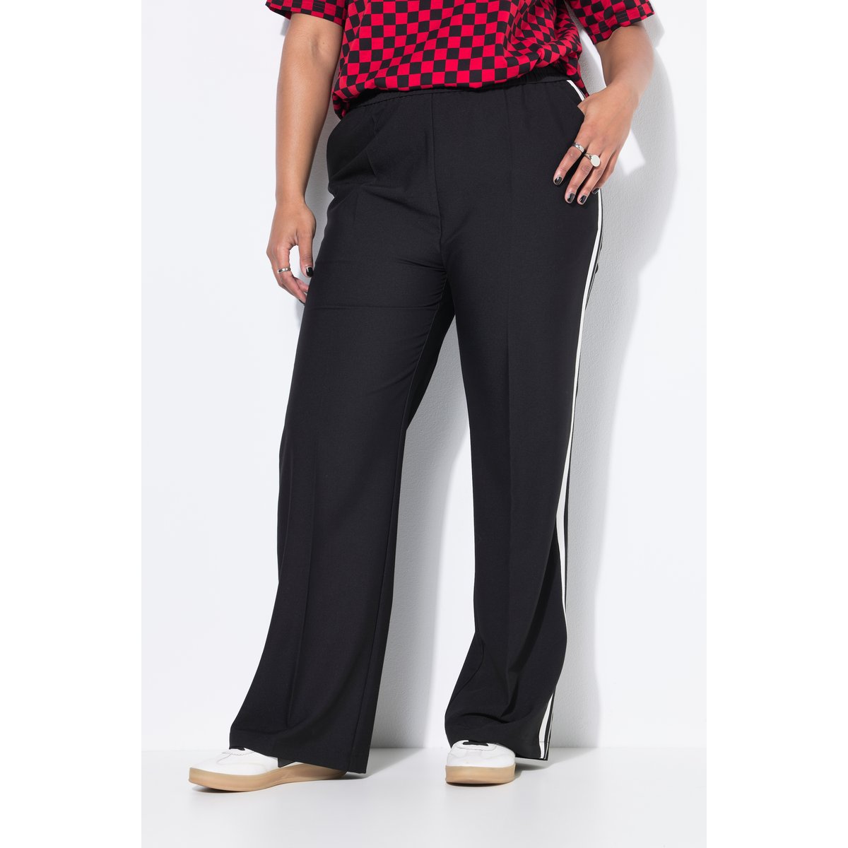 Pantalon noir, STUDIO UNTOLD