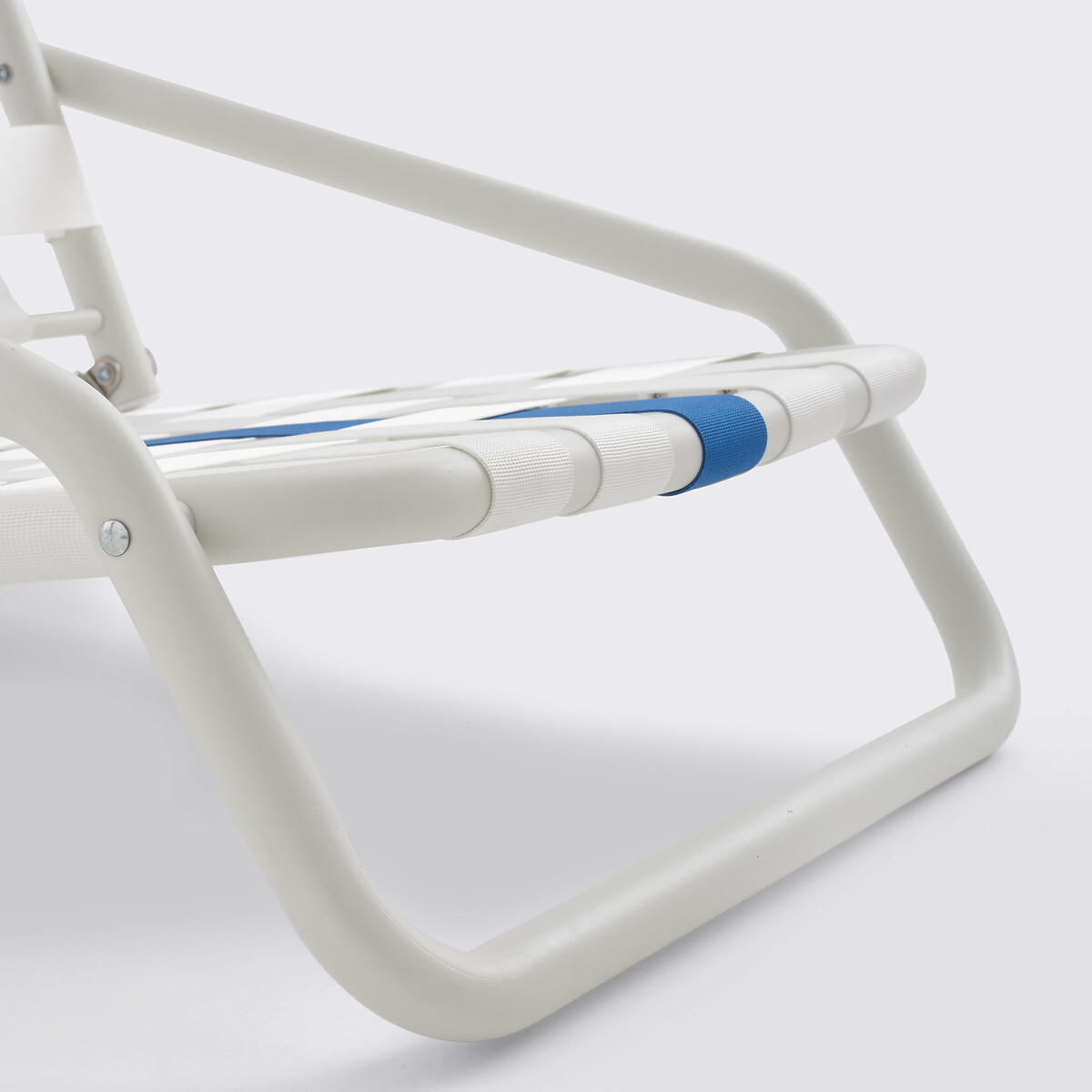 Chaise basse de plage en aluminum, pliante, IROH bleu foncé/blanc, LA REDOUTE INTERIEURS