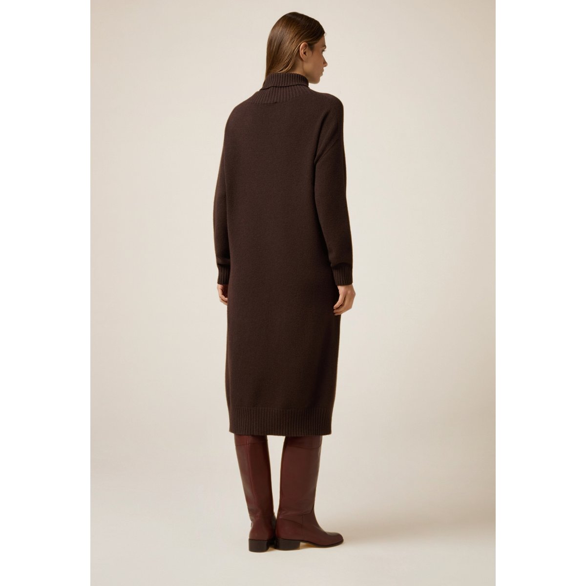 Robe oversize col roulé marron, OLTRE