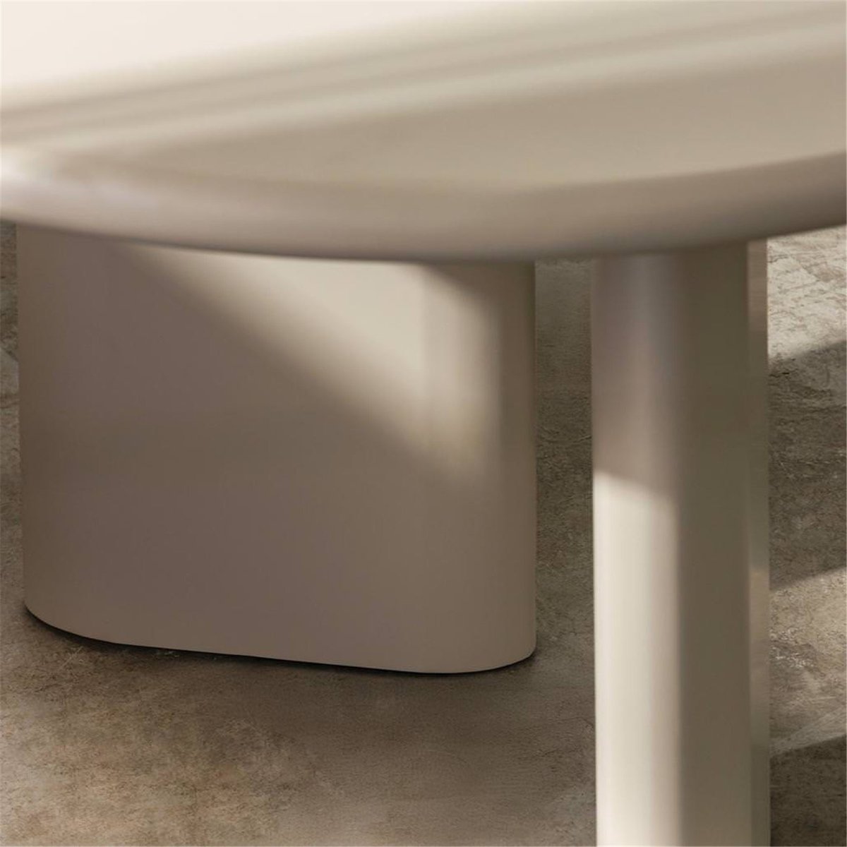 Table à manger ovale collection LOREN en bois beige foncé, RECOLLECTION