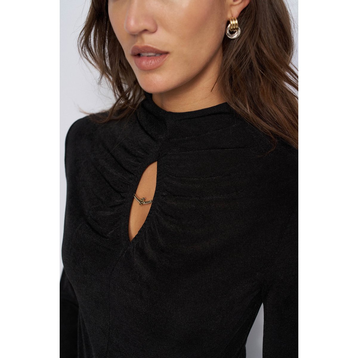 PULL TEXTURÉ AVEC OUVERTURE SUR LA POITRINE rouge, SALSA JEANS