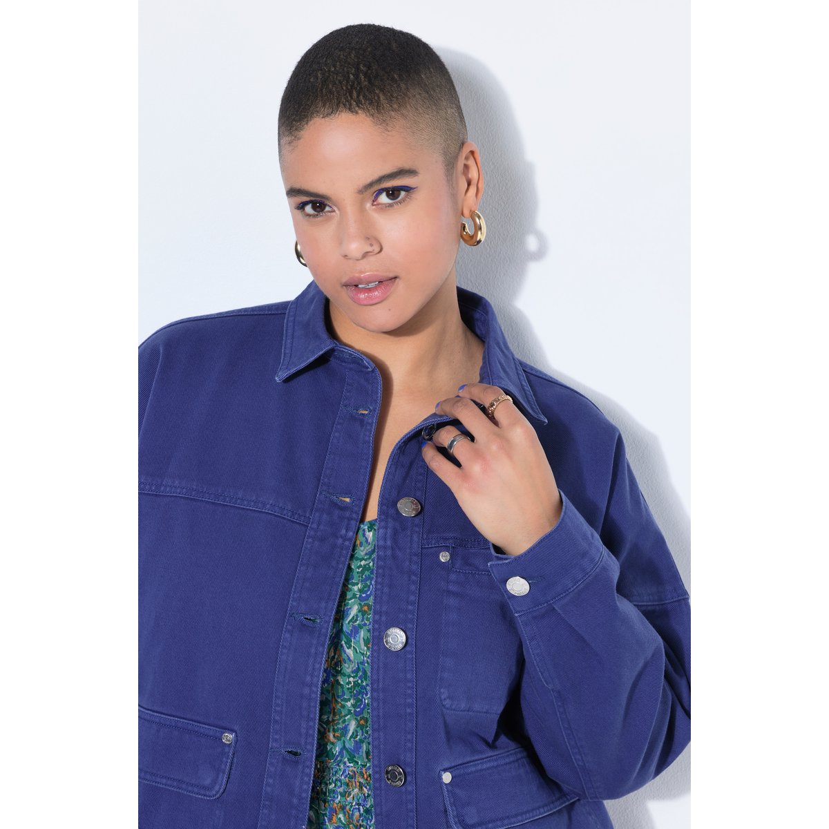 Chemisier en jean oversize, 3 poches bleu pigeon, STUDIO UNTOLD