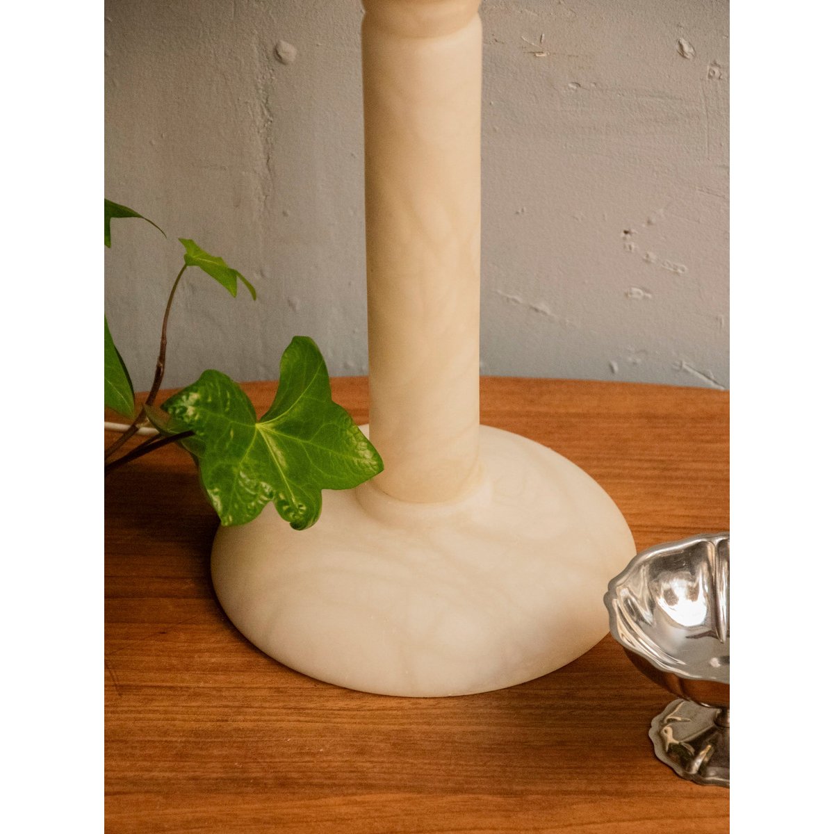 Lampe en albâtre unique Julia N°976 - Bon état blanc, DEBONGOUT