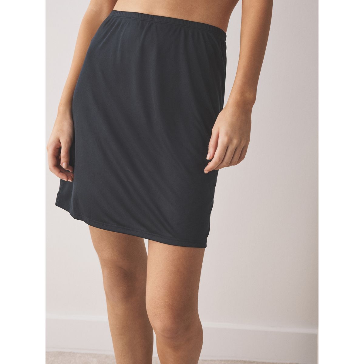 Jupe nuisette confortable en microfibre noir, NEXT