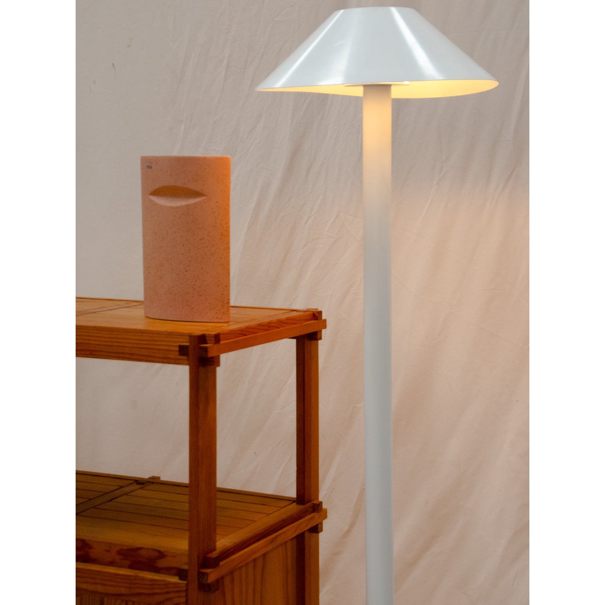 Lampadaire en métal blanc Julien N°433 - Bon état blanc, DEBONGOUT