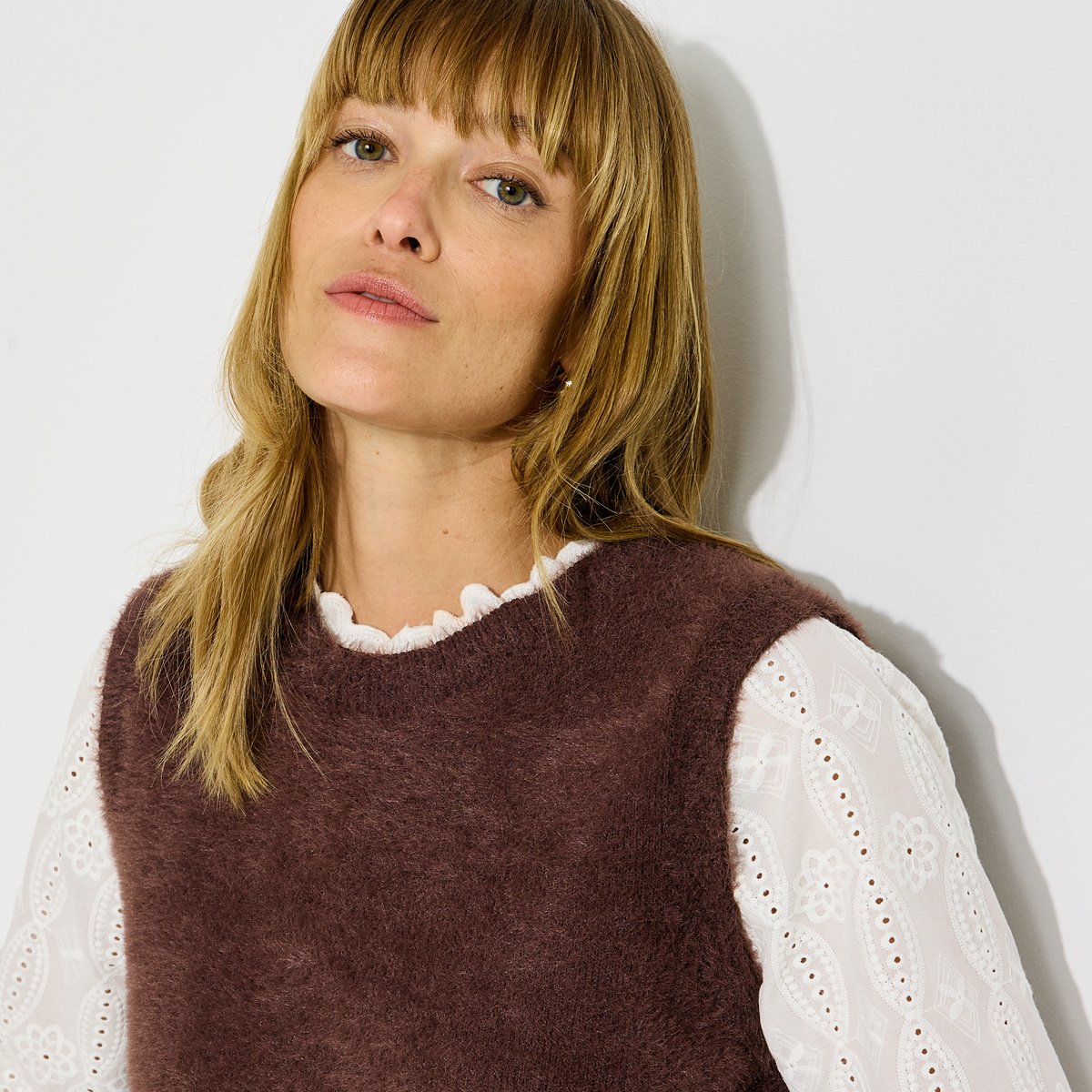 Pull col montant manches ajourées marron chocolat, GRAIN DE MALICE