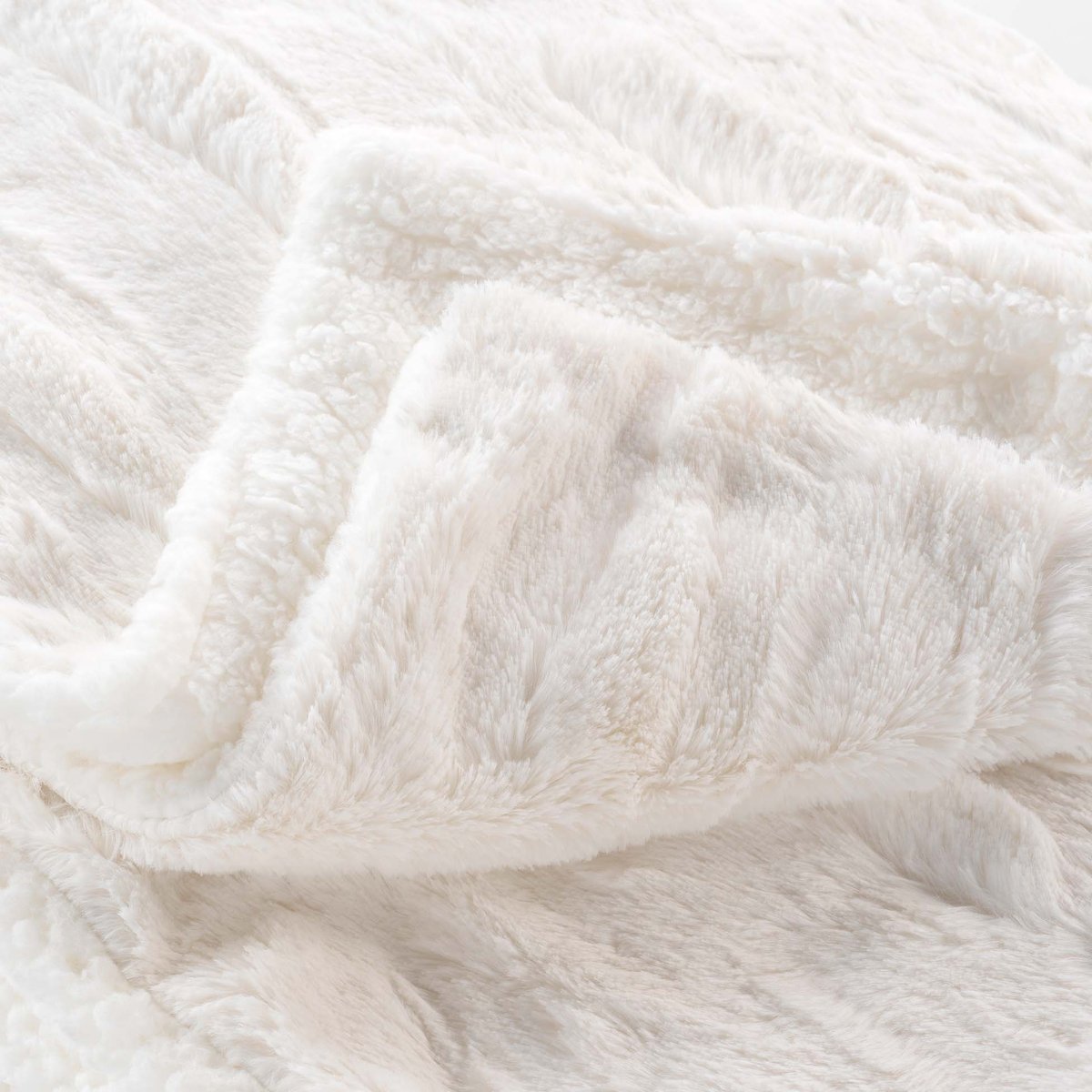 Plaid doux a poil et sherpa 125 x 150 cm Foxy creme beige, EDEN