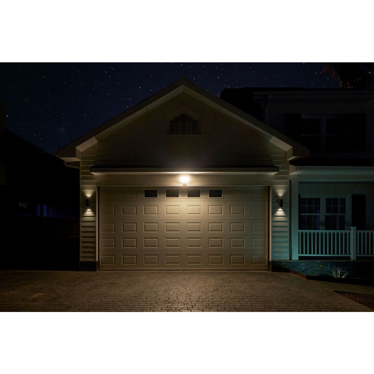 Caméra de surveillance HUE Secure 1080p Floodlight filaire couleur unique, PHILIPS HUE