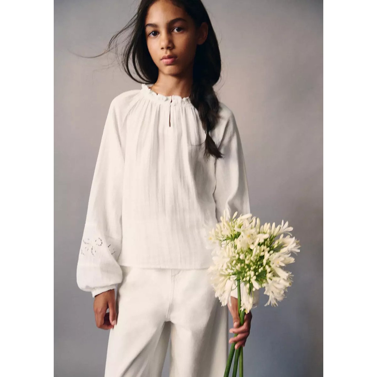 Blouse en coton à broderies ajourées blanc, MANGO KIDS