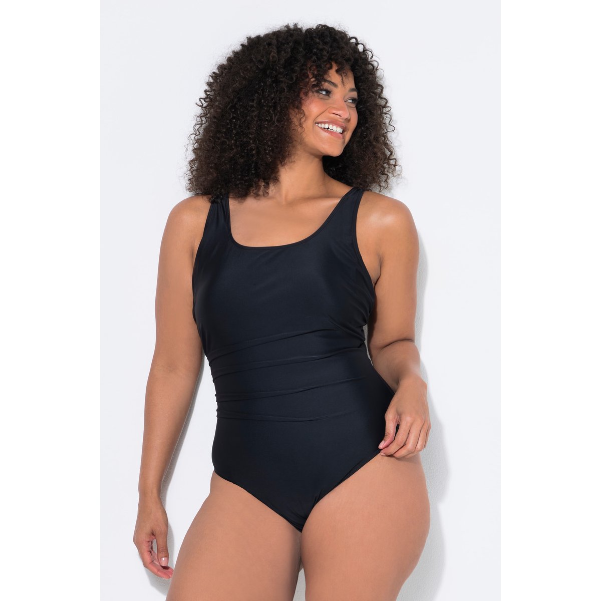Maillot de bain bonnets souples et décolleté noir, ULLA POPKEN