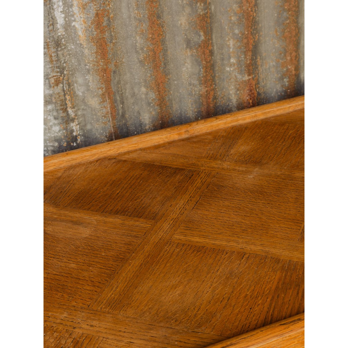 Table d'appoint en bois Francine N°1681 - Bon état bois foncé, DEBONGOUT