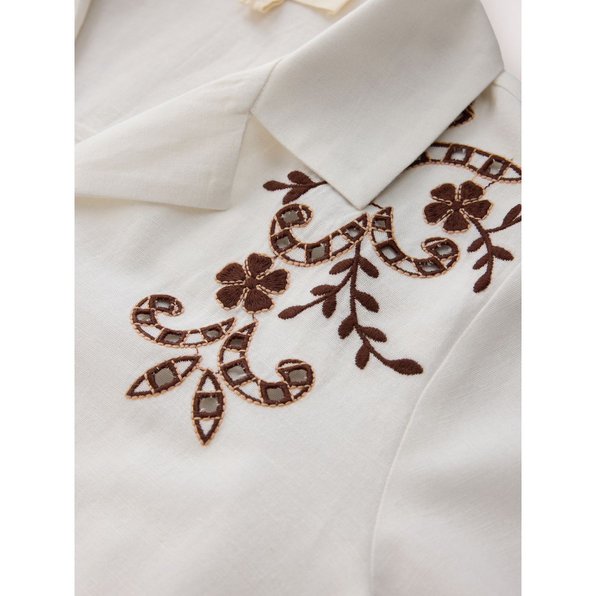 Chemise brodée à manches courtes blanc/brun chocolat, NEXT