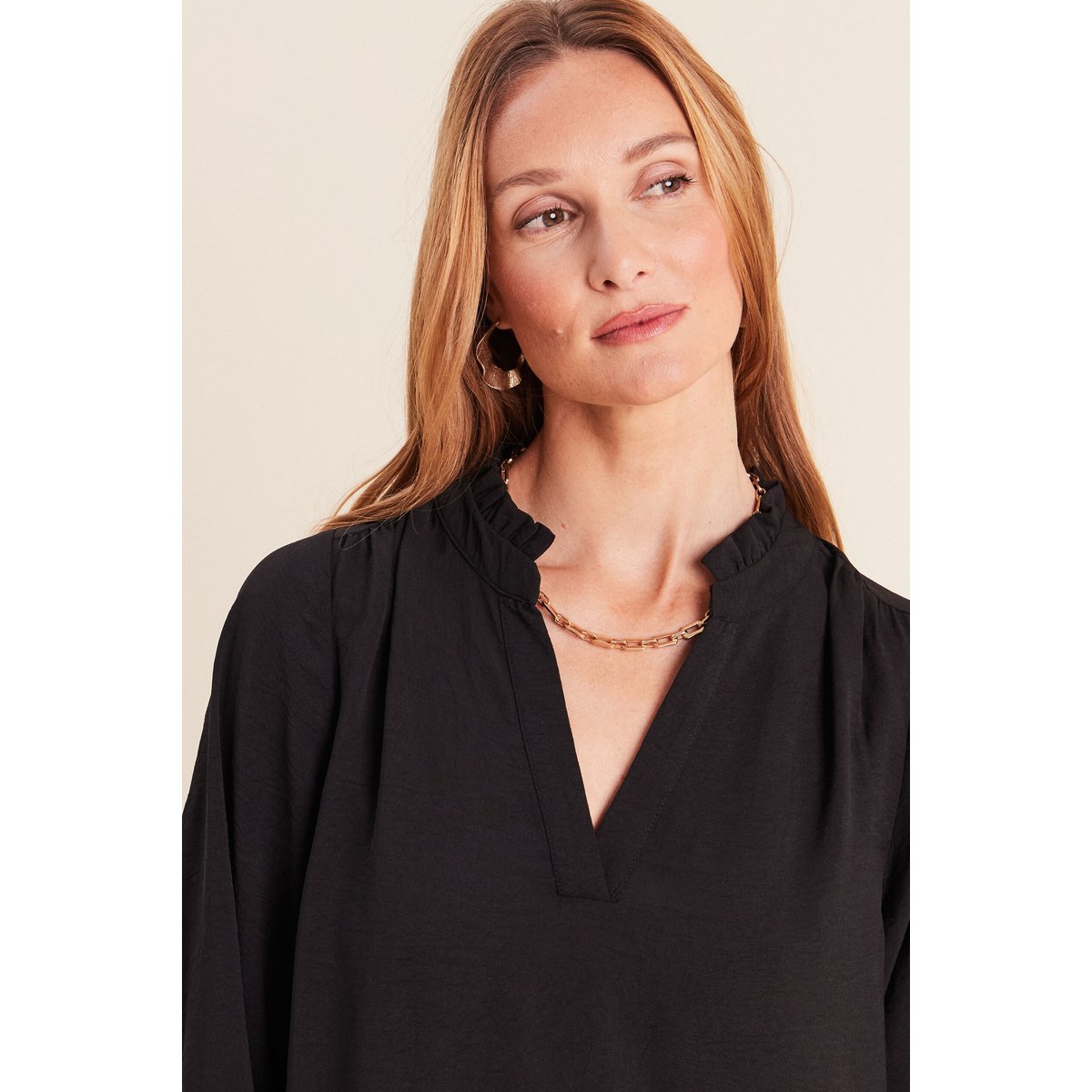 Robe courte évasée col v manches longues noir, BREAL