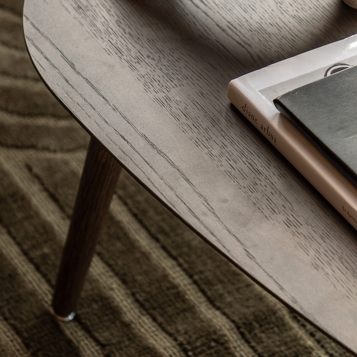 Hale Smoked Oak Organic Shaped Coffee Table smoked oak, ÉDITÉ