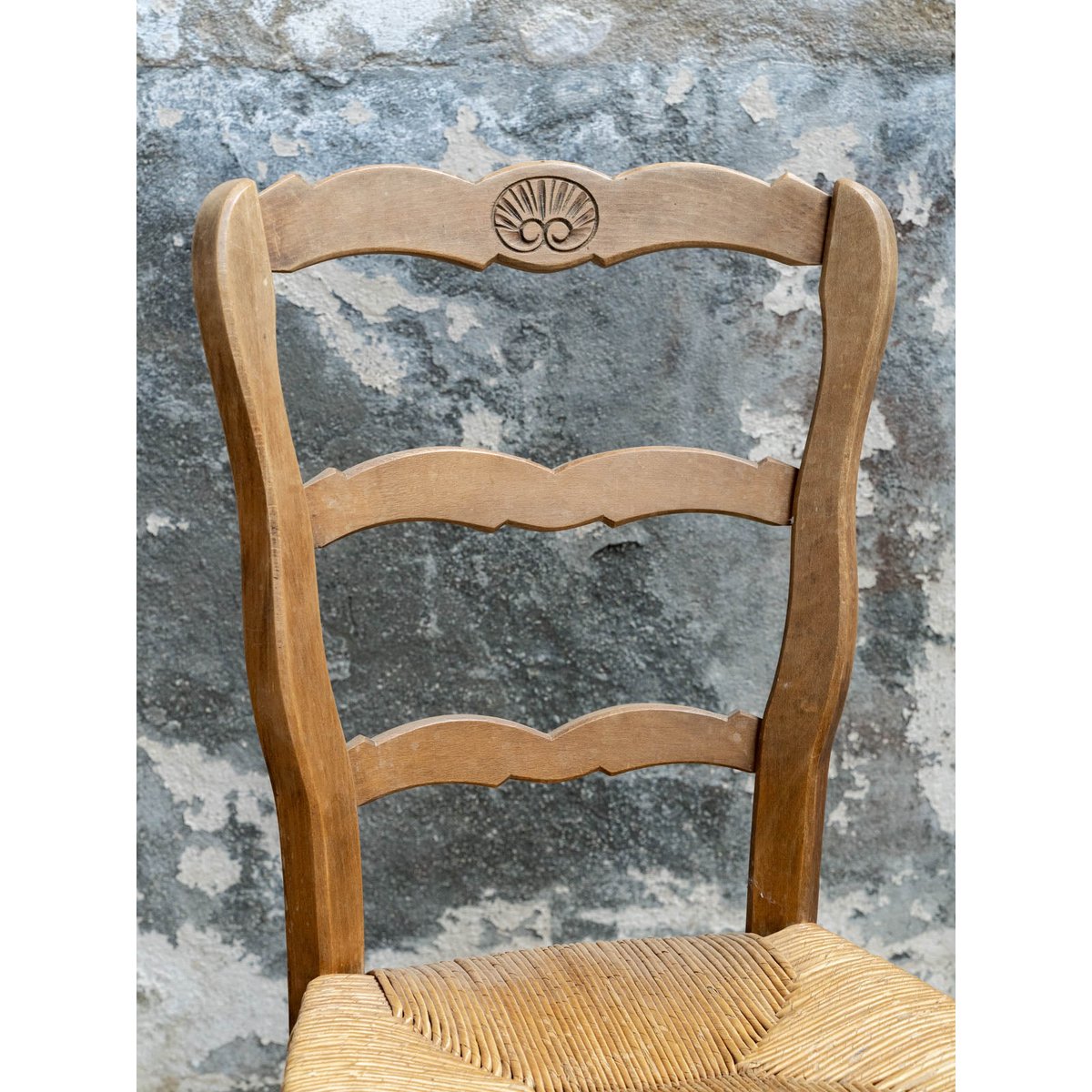 Paire de chaises en bois et paille Claude N°1668 - Bon état bois clair, DEBONGOUT