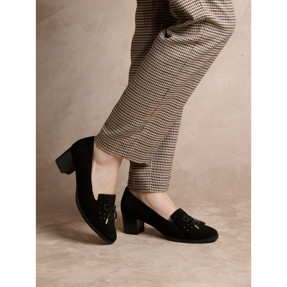 Trotteurs en cuir franges et clous noir, PEDICONFORT