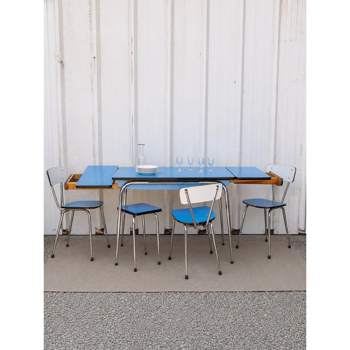 Ensemble de table et chaises en formica bleu et blanc Ange N°26 - Bon état bleu, DEBONGOUT