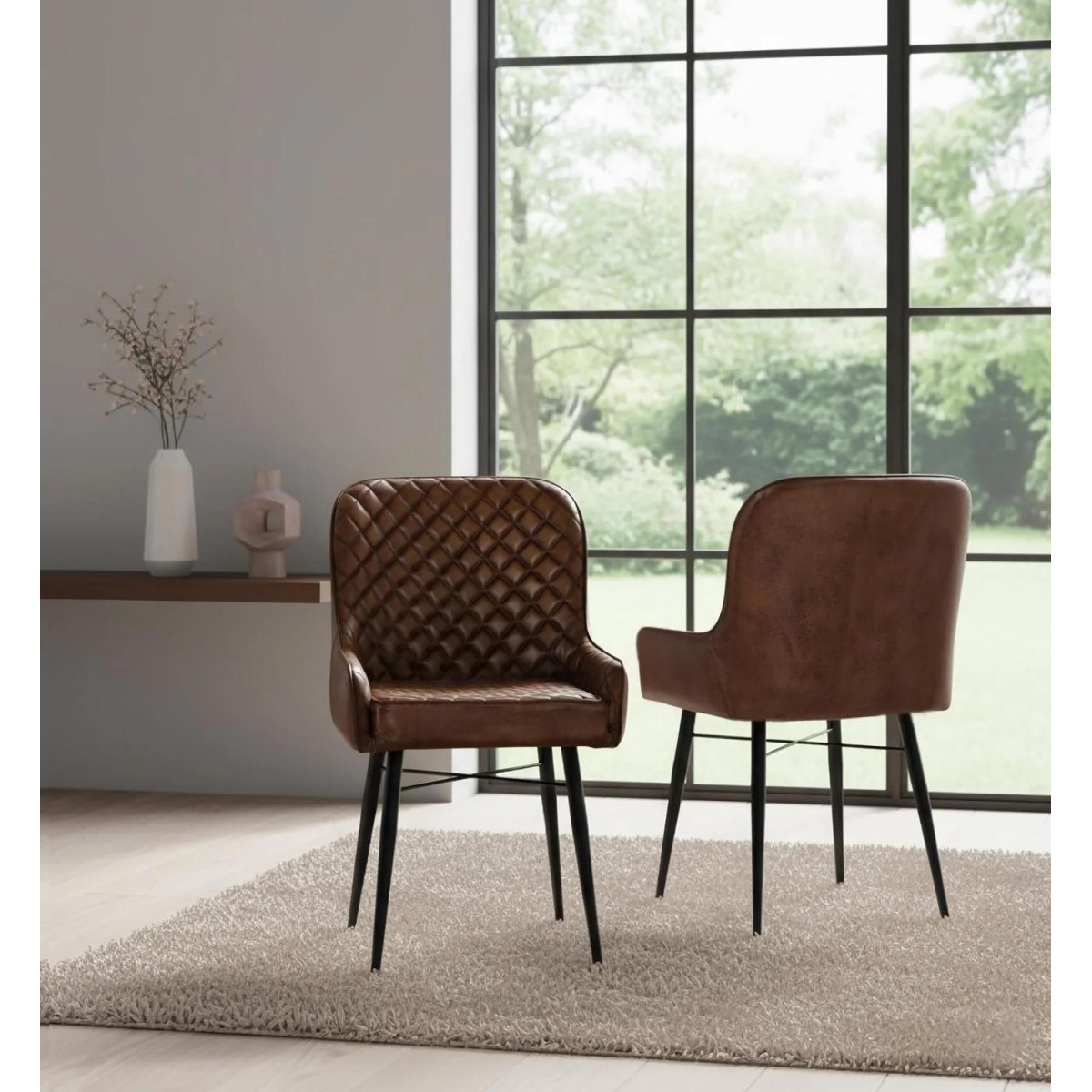 Chaise marron, DECORATION D’AUTREFOIS