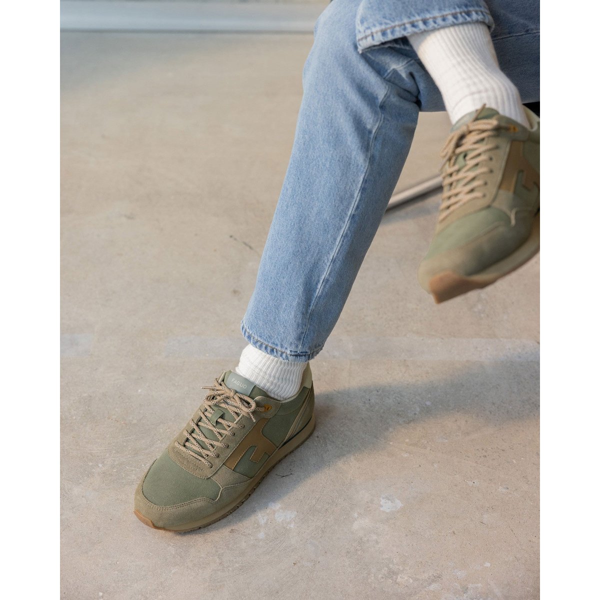 Running tissu suede ELM kaki foncé, FAGUO