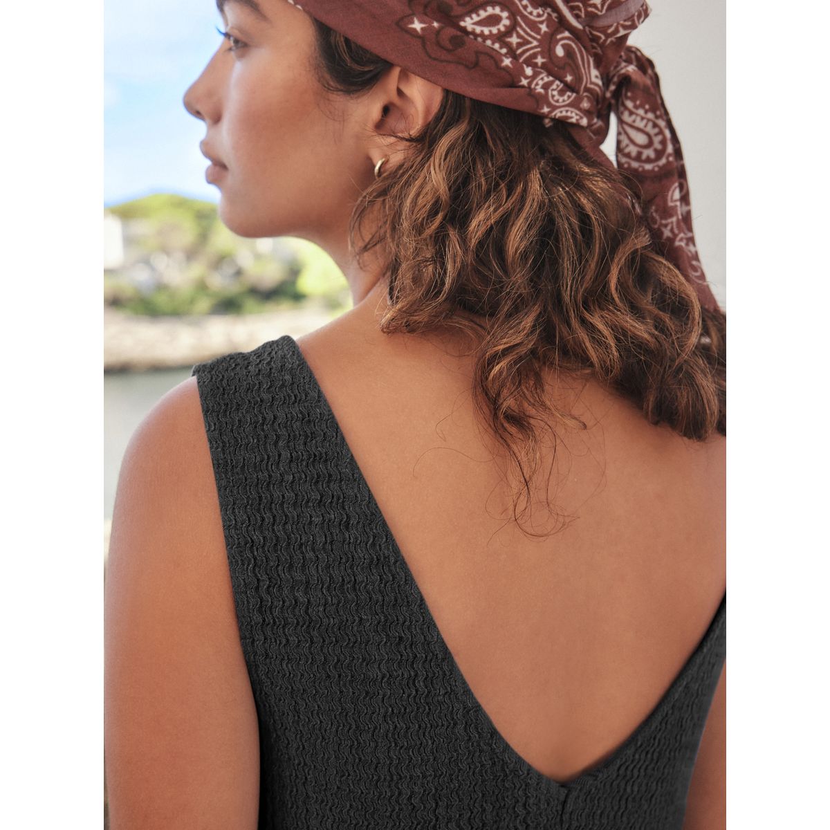 Robe style nuisette en jersey texturée noir, NEXT