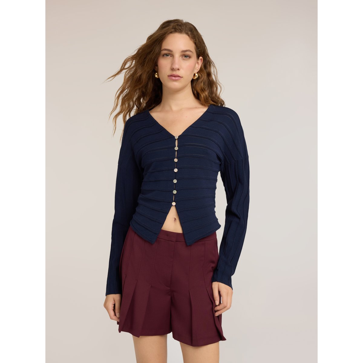 Cardigan court à boutons bleu, MOTIVI
