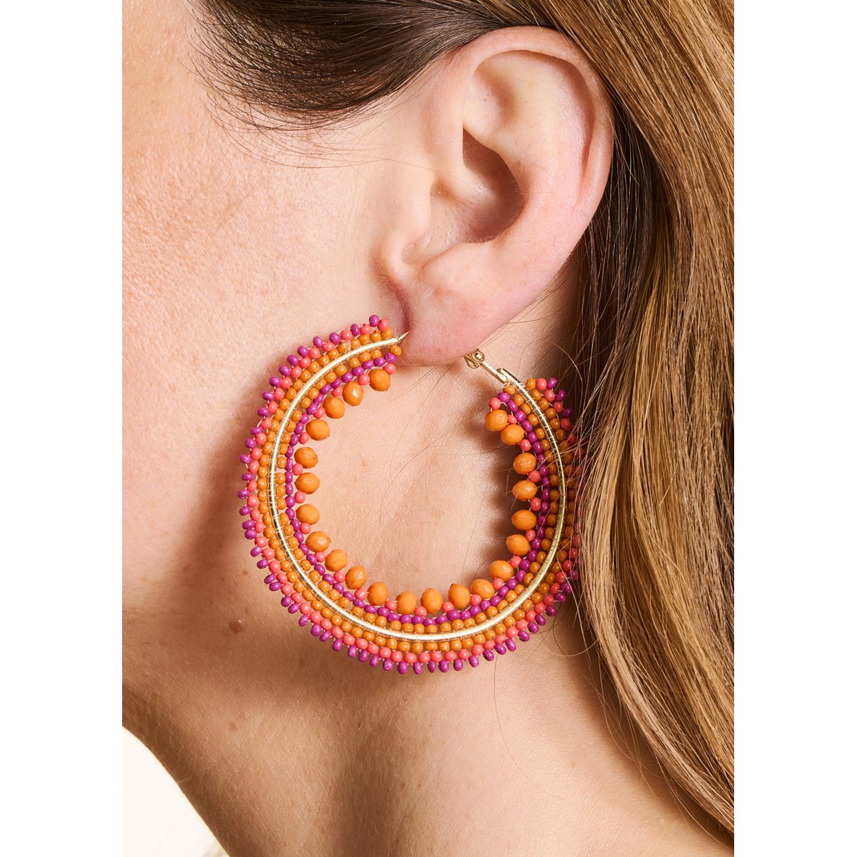 Boucles d'oreille créoles en perles sunrise, LA FEE MARABOUTEE