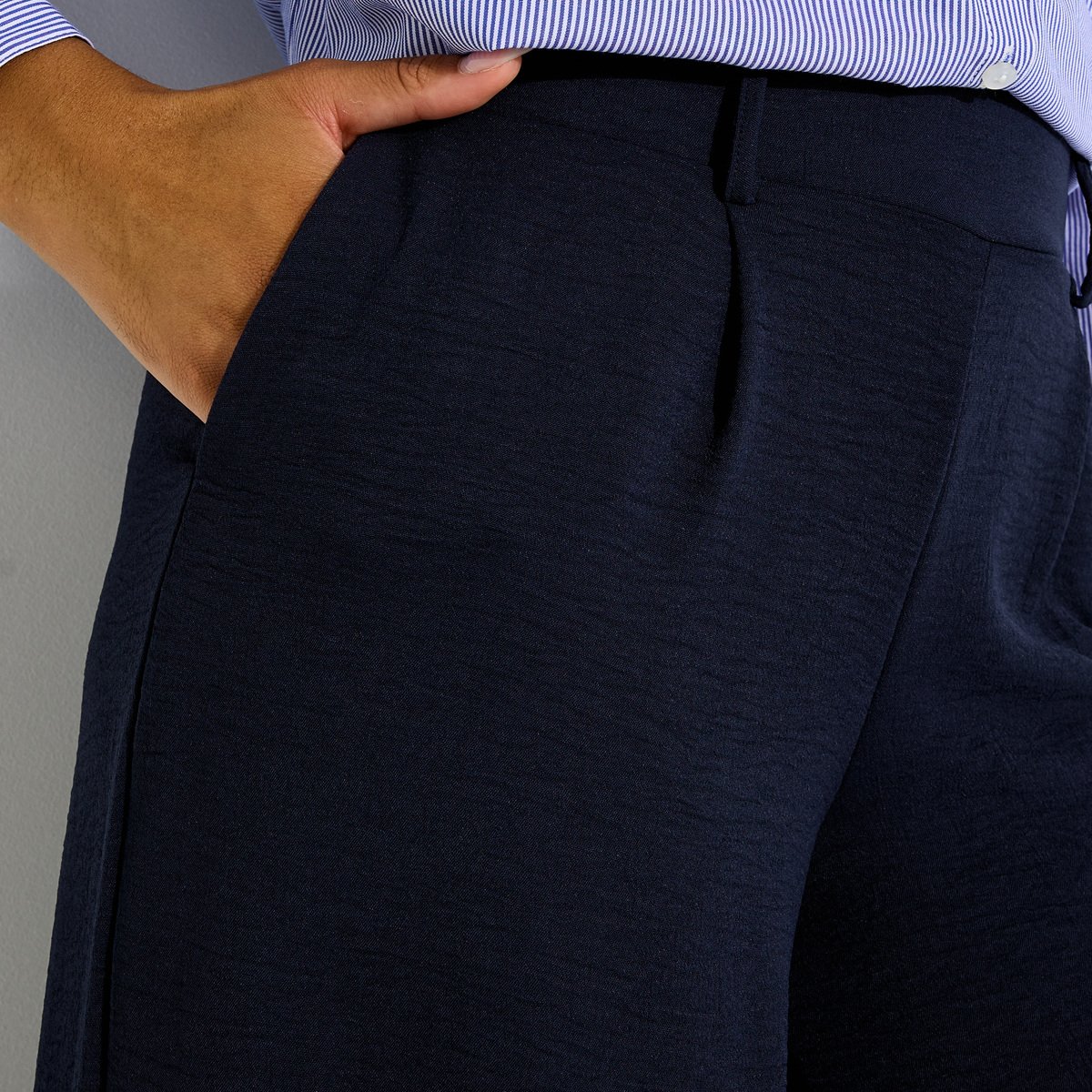 Pantalon fluide raccourci bleu marine, GRAIN DE MALICE