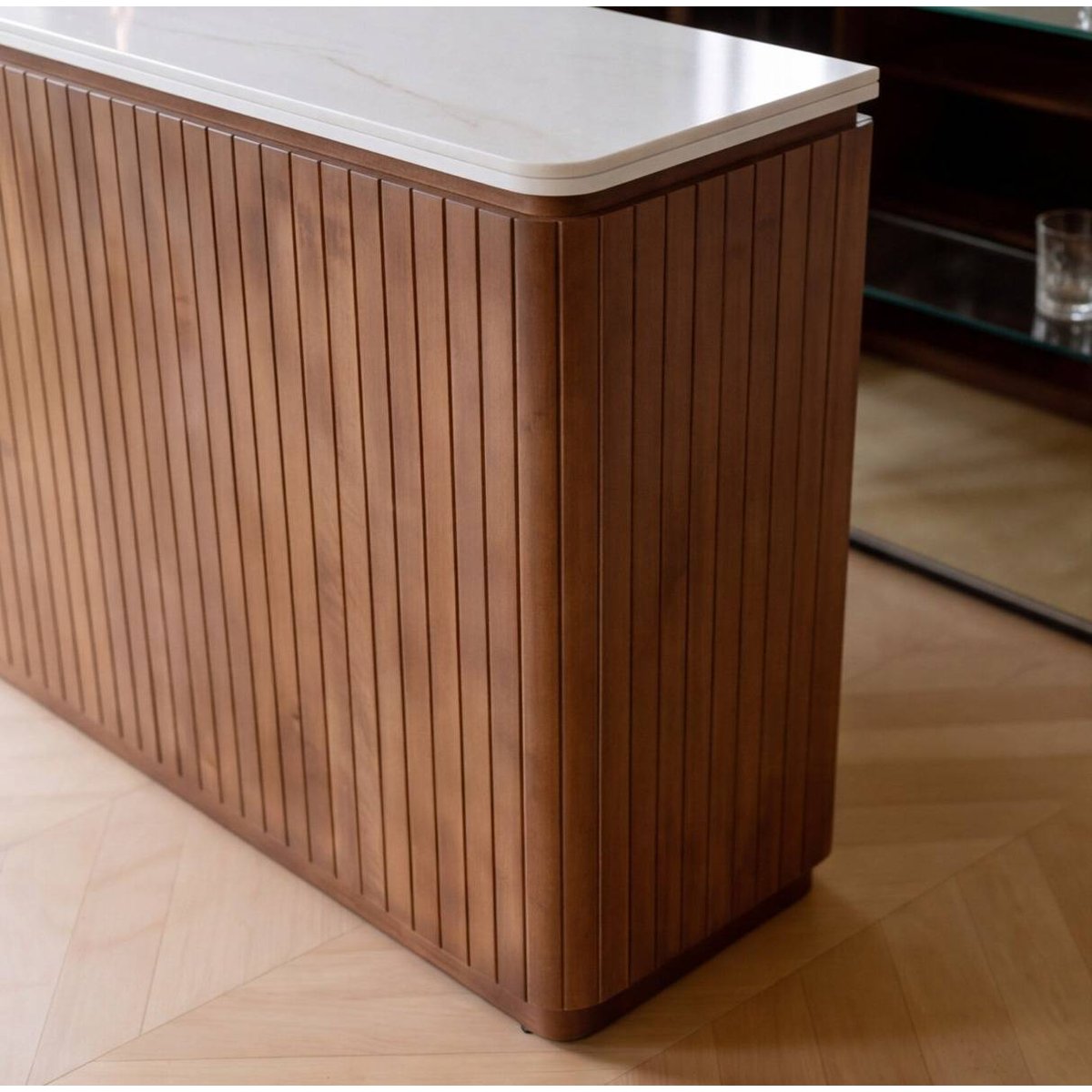 Meuble bar en bois de manguier et marbre MARION bois foncé, MADE IN MEUBLES