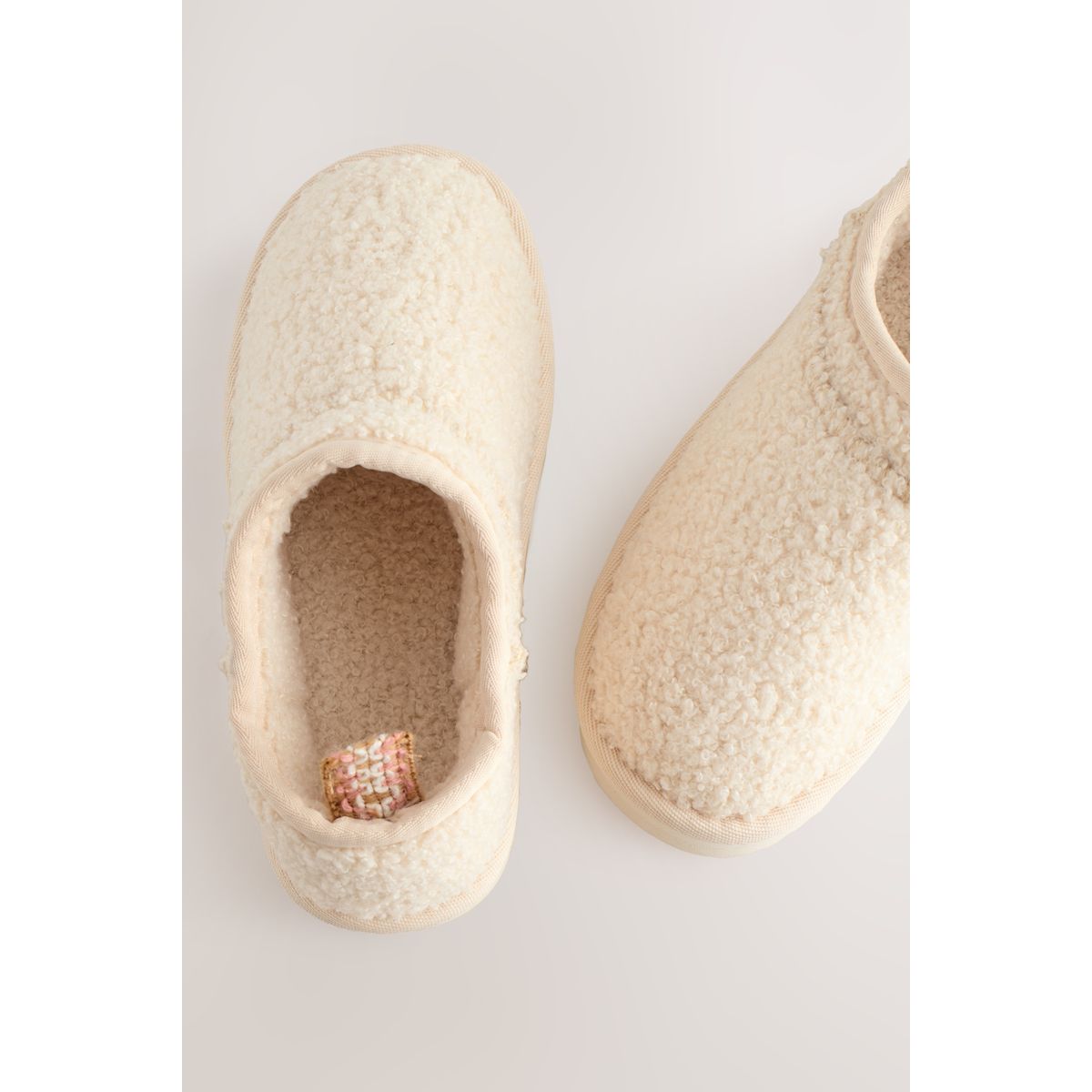 Chaussons plateforme avec doublure polaire crème borg, NEXT