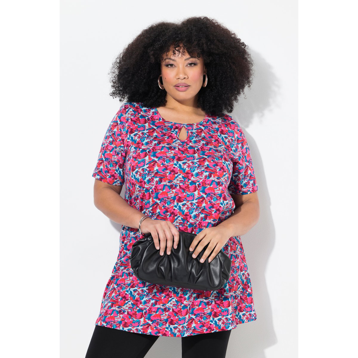 T-shirt long. Col rond et manches courtes. marine, ULLA POPKEN
