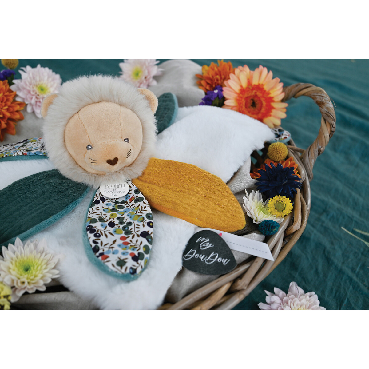 Doudou lion avec pétales DC4025 blanc/jaune moutarde, DOUDOU ET COMPAGNIE