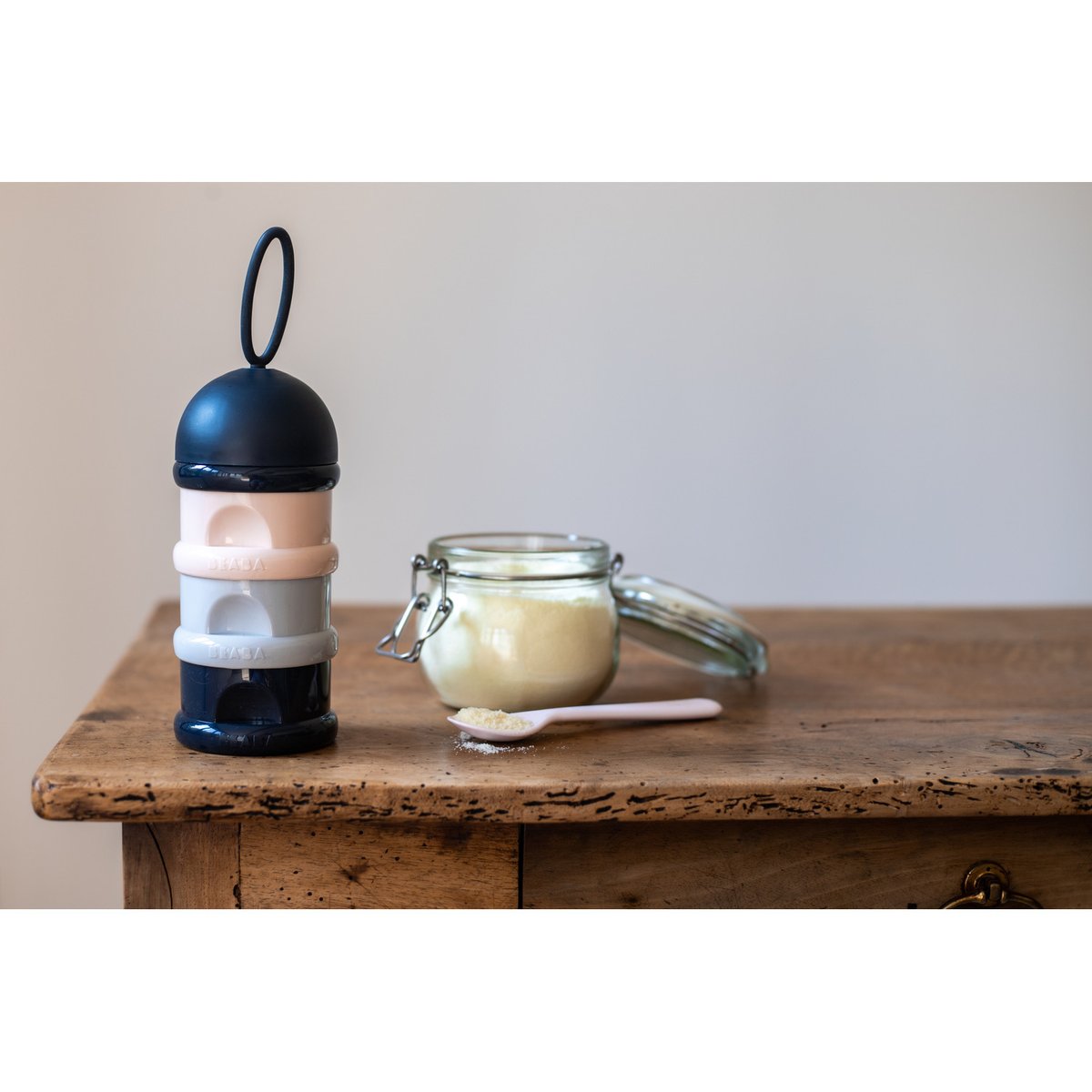 Boîte doseuse de lait 3 compartiments empilables bleu foncé, BEABA