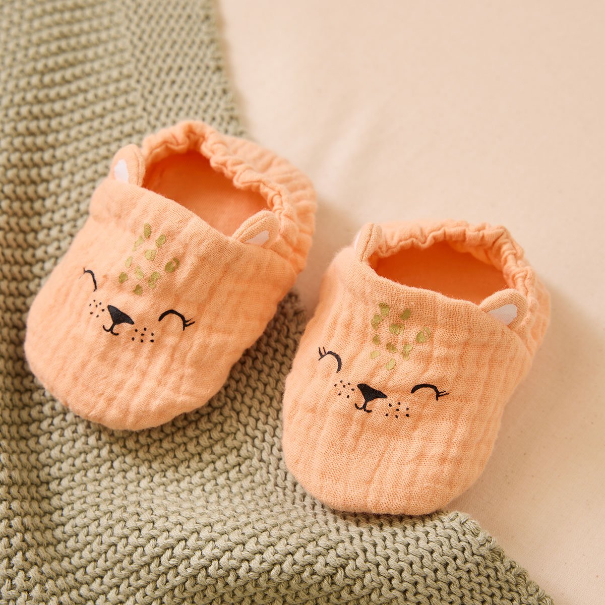 Bonnet bébé et chaussons Sierra peche, PETIT BEGUIN