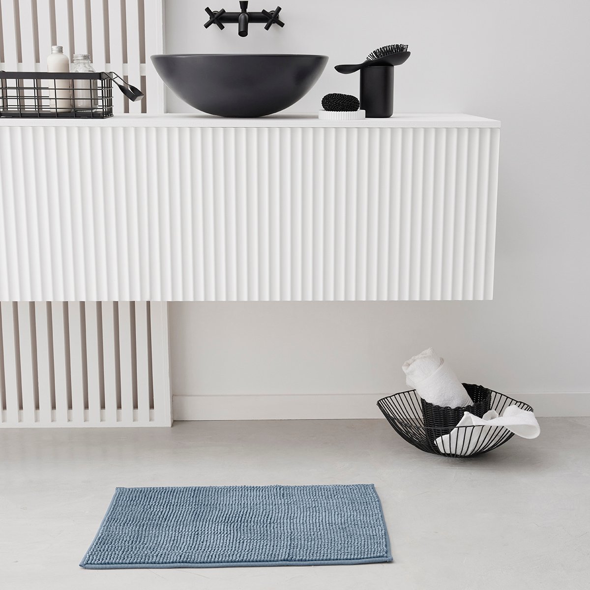 Tapis de bain Bubble uni ESSENTIAL bleu ardoise, TODAY