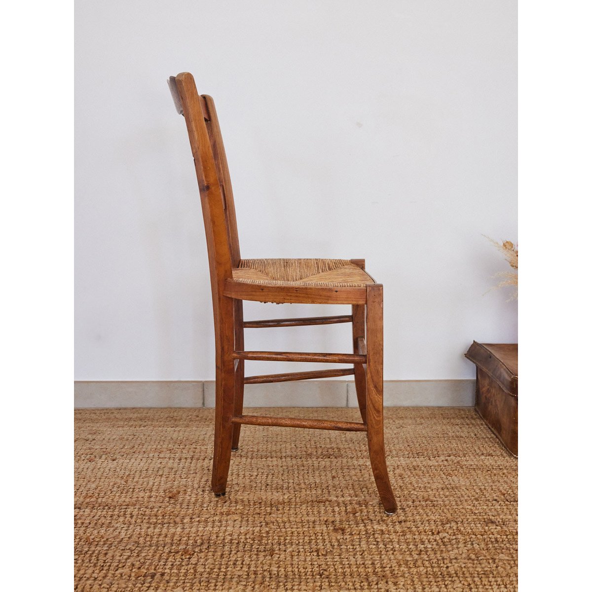 Lot de 5 chaises dépareillées Claude N°1284 - Bon état bois clair, DEBONGOUT