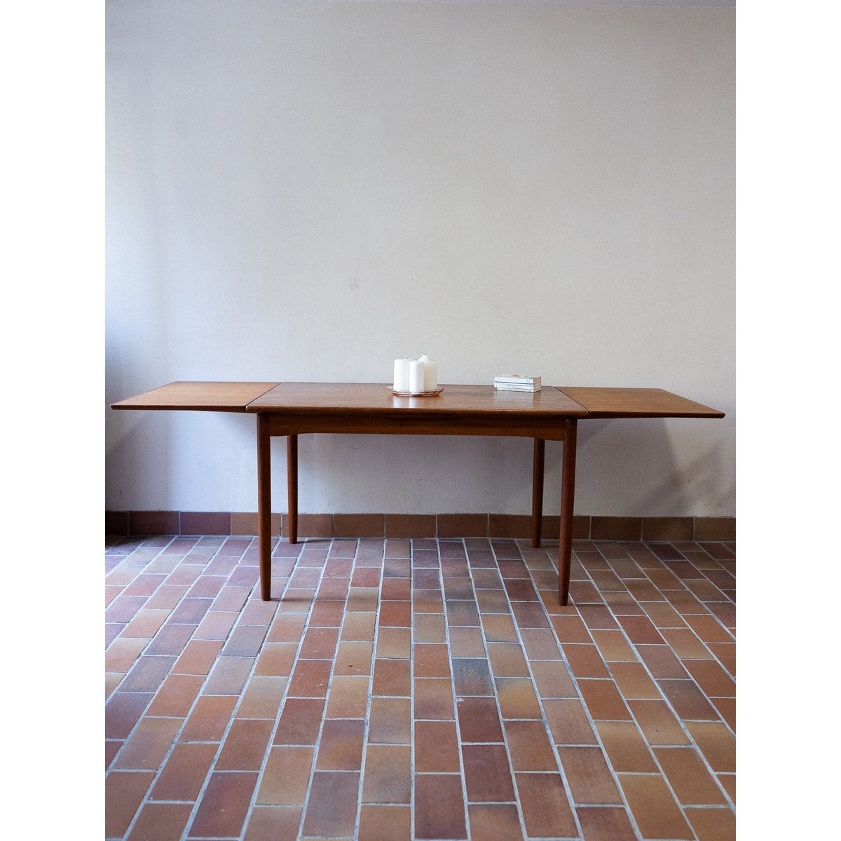 Table à manger à rallonge Karla N°1234 - Bon état bois foncé, DEBONGOUT