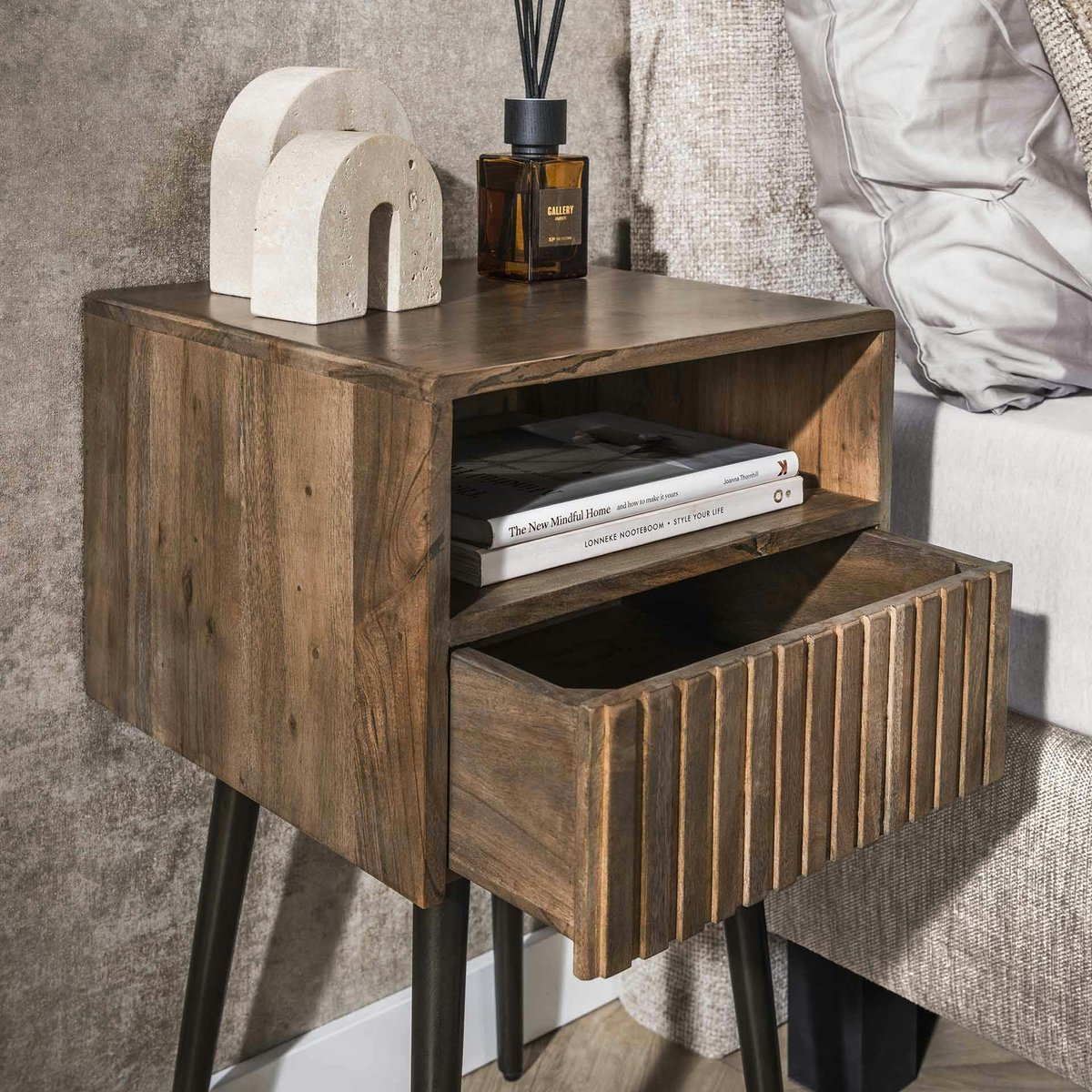 Table de chevet bois brun, tiroir rainuré & niche NAKO marron, PIER IMPORT