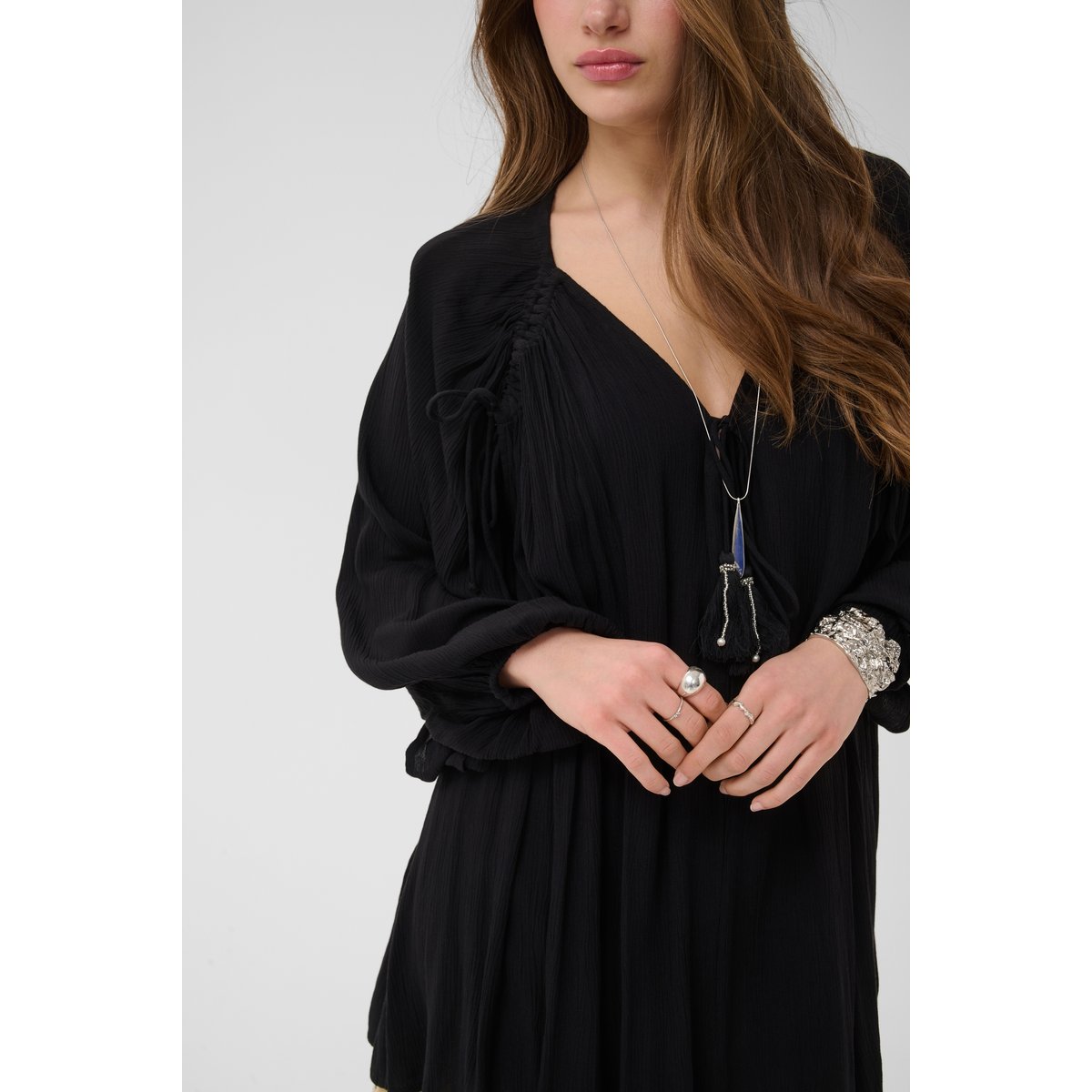 Robe noir pitch black, CREAM