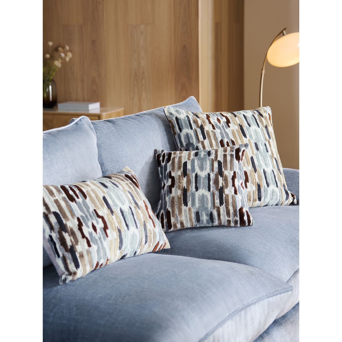 Coussin hugo en velours coupé style abstrait gris, NEXT