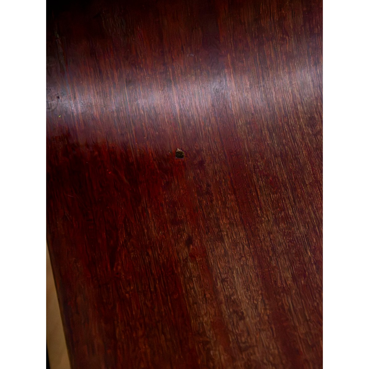 Paire de chaises en contreplaqué foncé Alma N°2105 - Bon état bois foncé, DEBONGOUT
