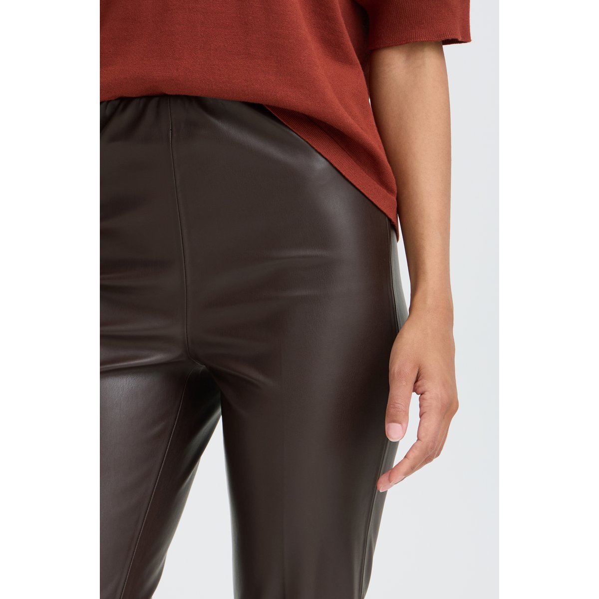 Pantalon enduite coupe droite, flare en bas marron java, B.YOUNG